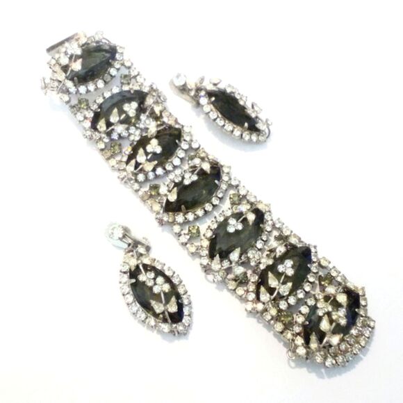 Vintage Smokey and Clear Rhinestone Floral Design Bracelet Earring Demi Set - Picture 1 of 6